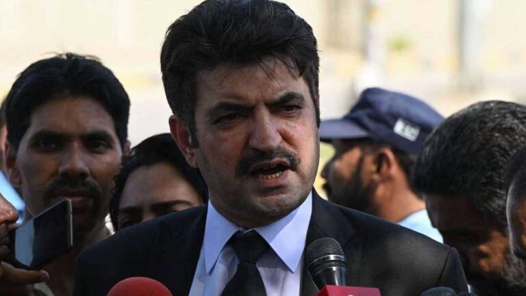 PTI Lawyer Sher Afzal Marwat Involved in Altercation Outside Islamabad Court
